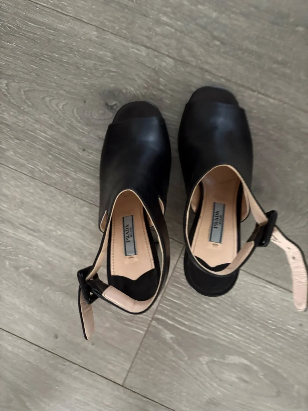 Prada chic black